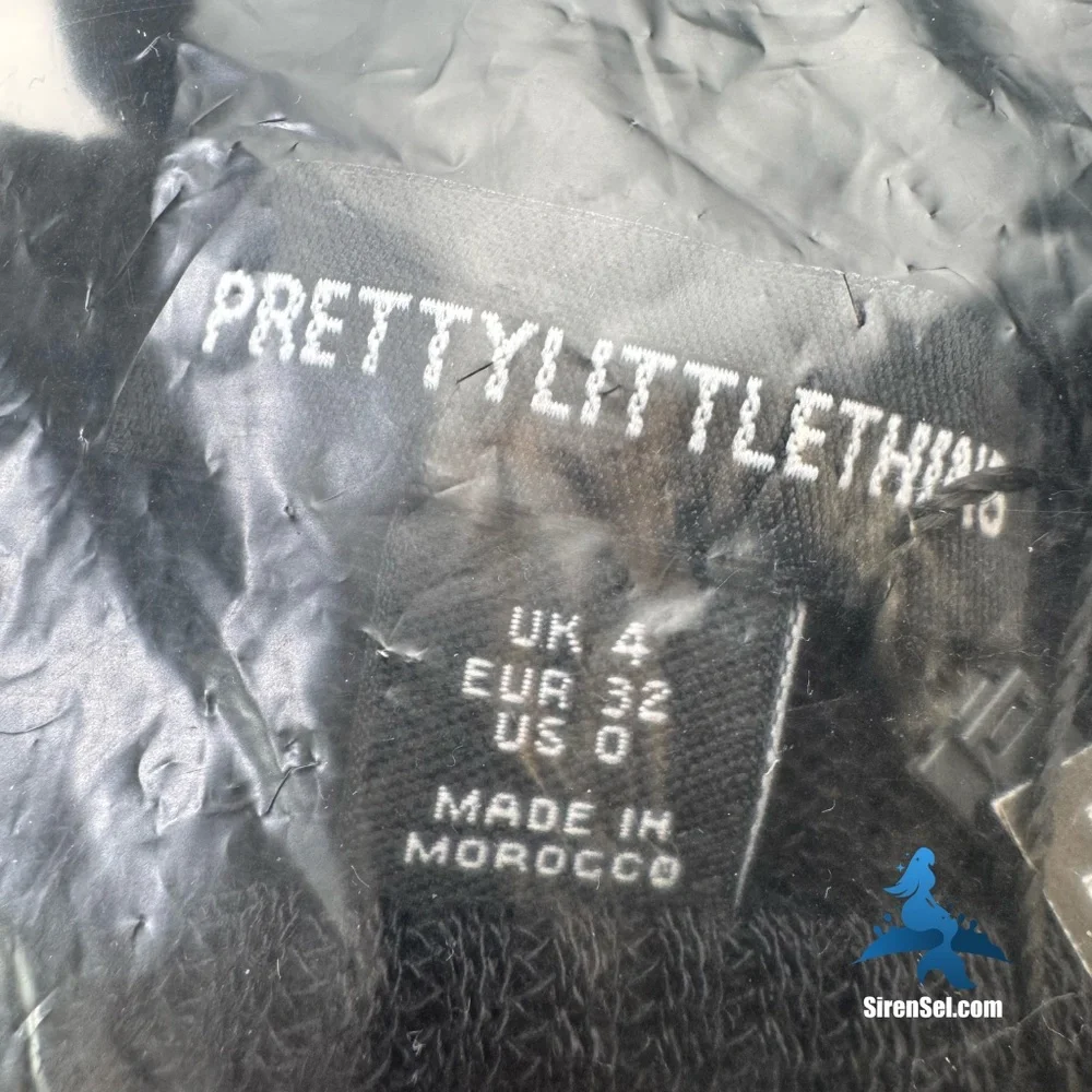 1106 NWT PrettyLittleThing Soft Rib Flared Sleeve Top - Size 0 - Black - Picture 2 of 11